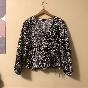 Who What Wear black white wrap top balloon sleeve S animal print zebra cow print